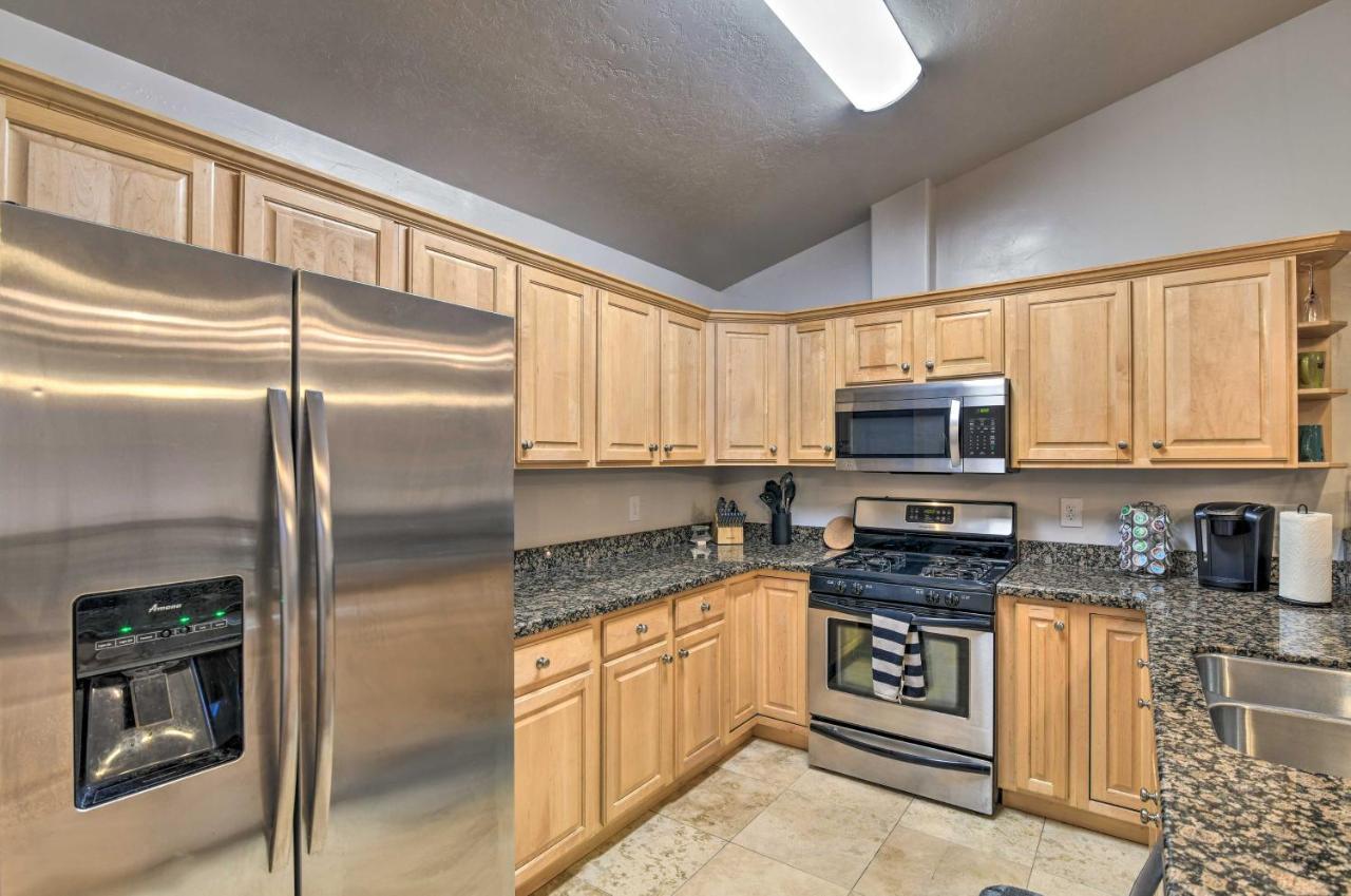 Cozy Anchorage Townhome Less Than Half Mile To Jewel Lake! Extérieur photo
