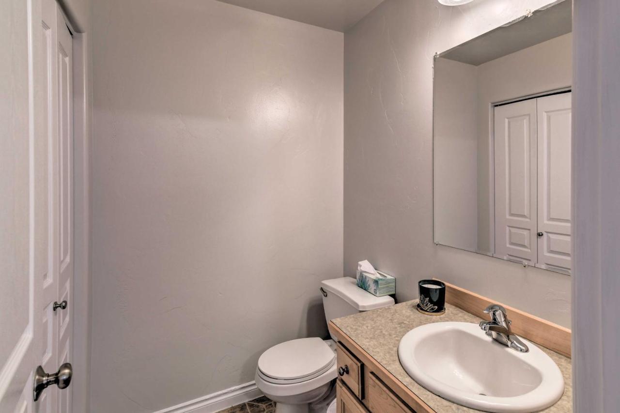 Cozy Anchorage Townhome Less Than Half Mile To Jewel Lake! Extérieur photo